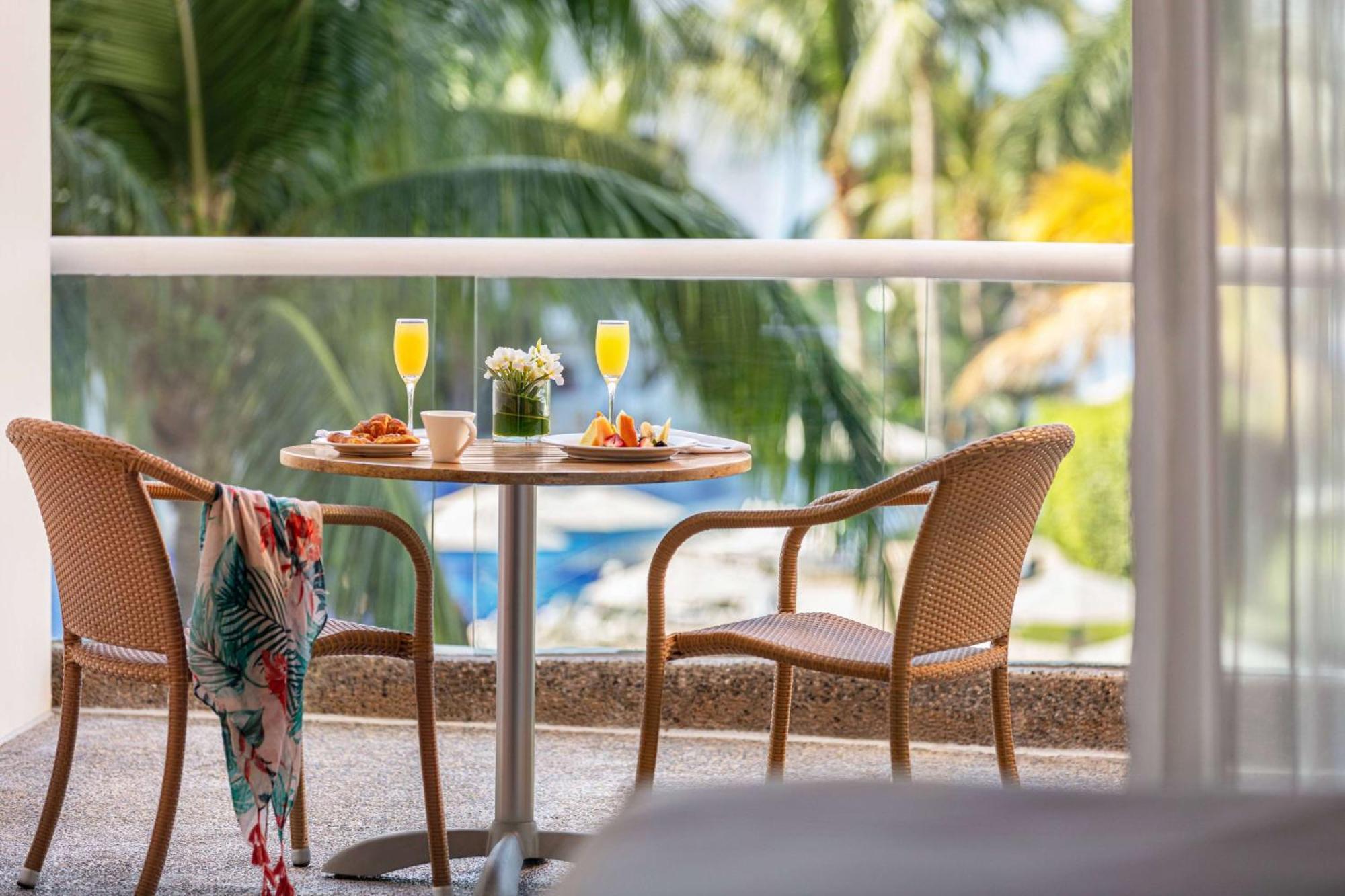 נובו ואלארטה Wyndham Alltra Vallarta, All-Inclusive Resort מראה חיצוני תמונה